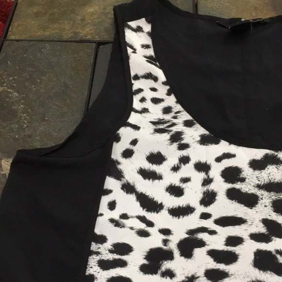 H&M Cheetah Print front tank top. Size 4 - Picture 6 of 7